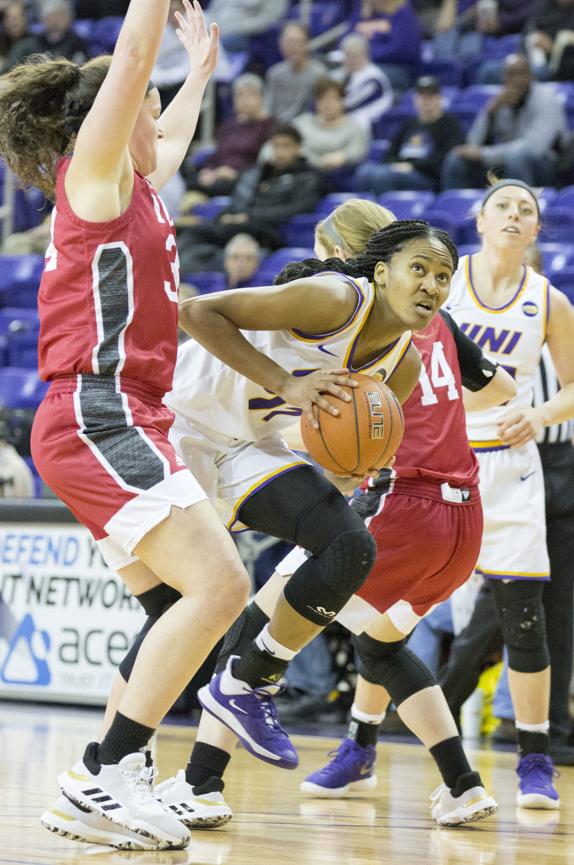 121519kw-uni-womens-bball-05